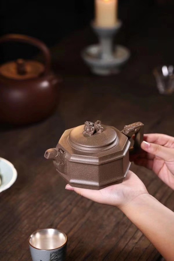 冯小俊作品 八面威风