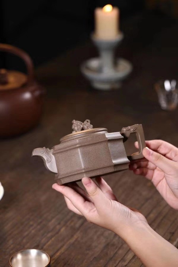 冯小俊作品 八面威风