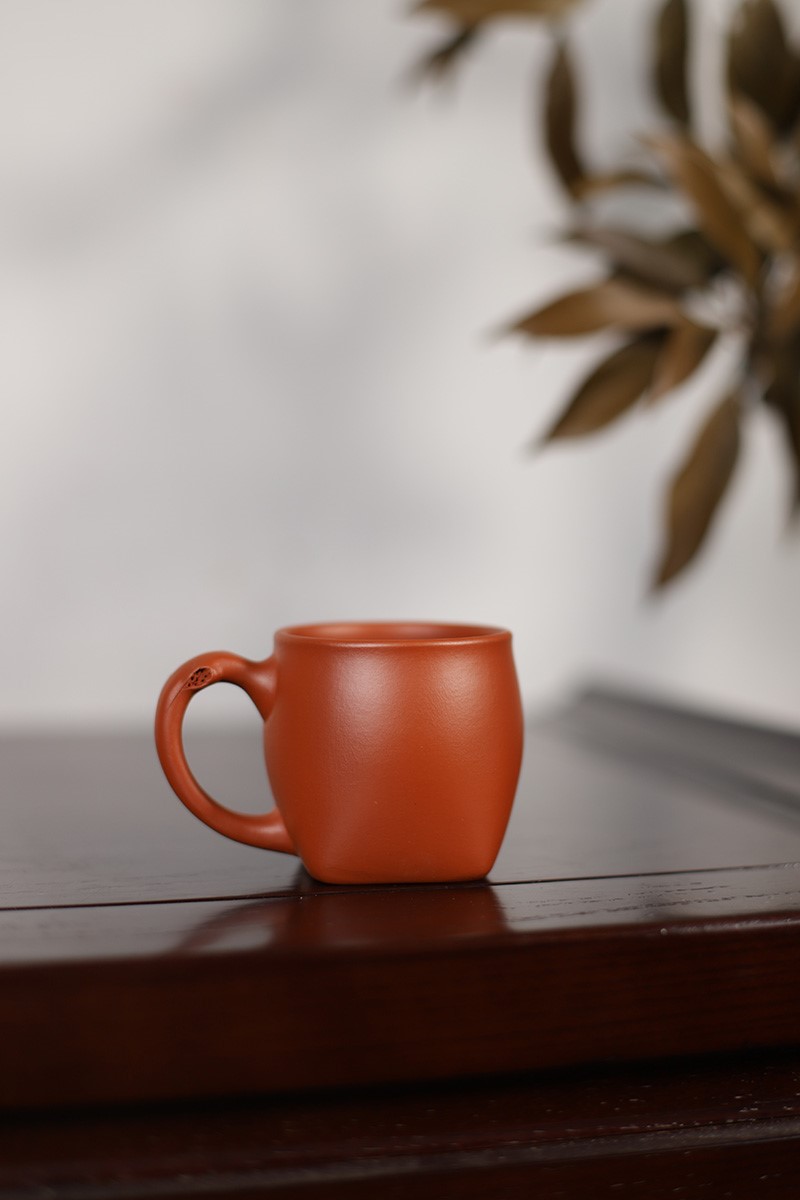 中国宜兴作品 带把莲蓬品茗杯