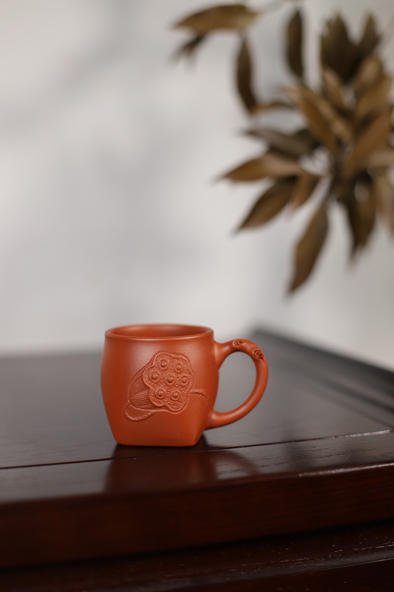 中国宜兴作品 带把莲蓬品茗杯