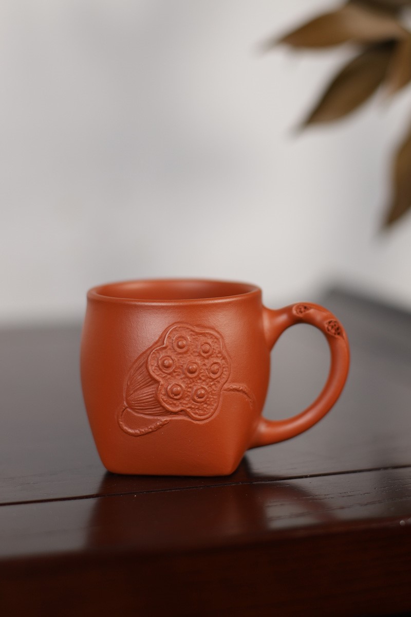 中国宜兴作品 带把莲蓬品茗杯