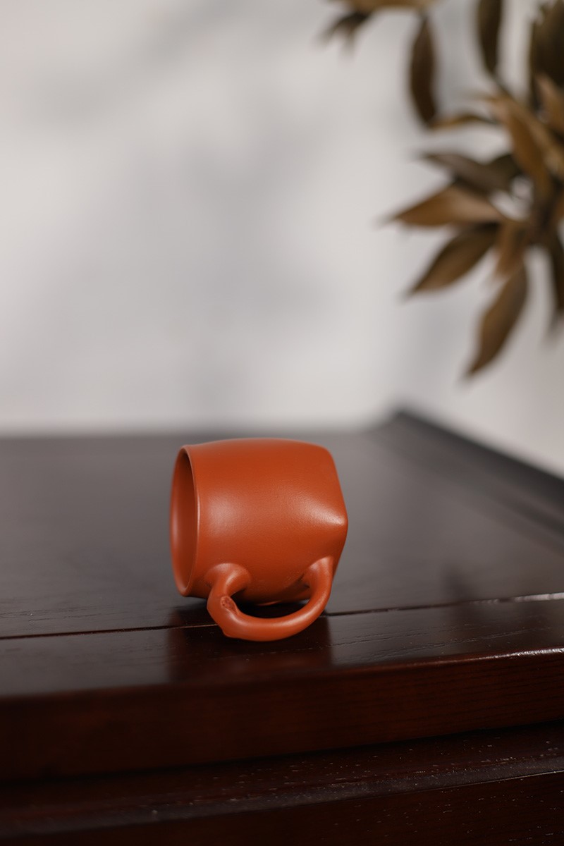 中国宜兴作品 带把莲蓬品茗杯