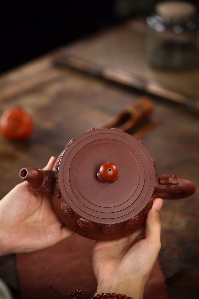 张伟军作品 十二生肖壶