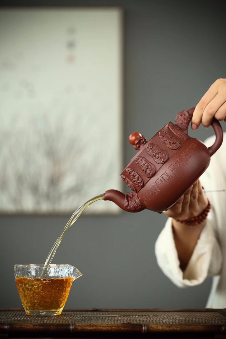 张伟军作品 十二生肖壶