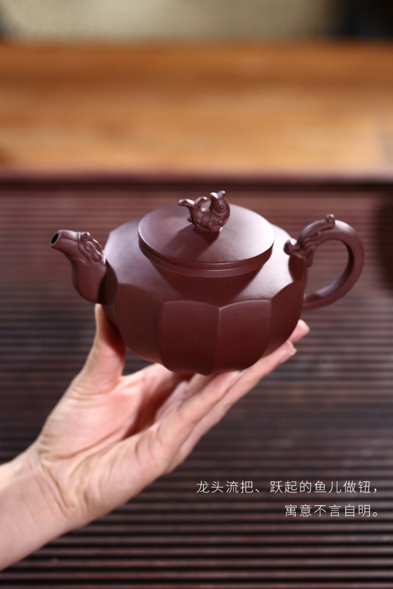 邵云琴作品 鱼龙戏壶