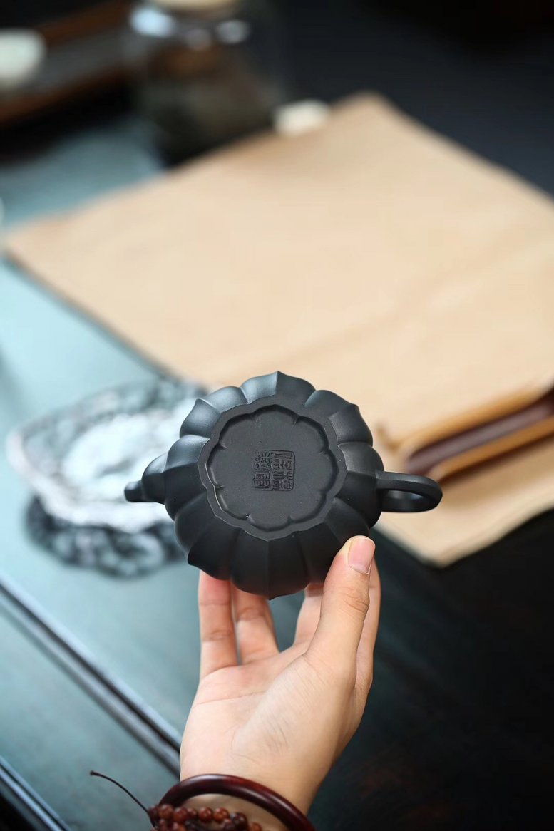 杨军保作品 墨莲
