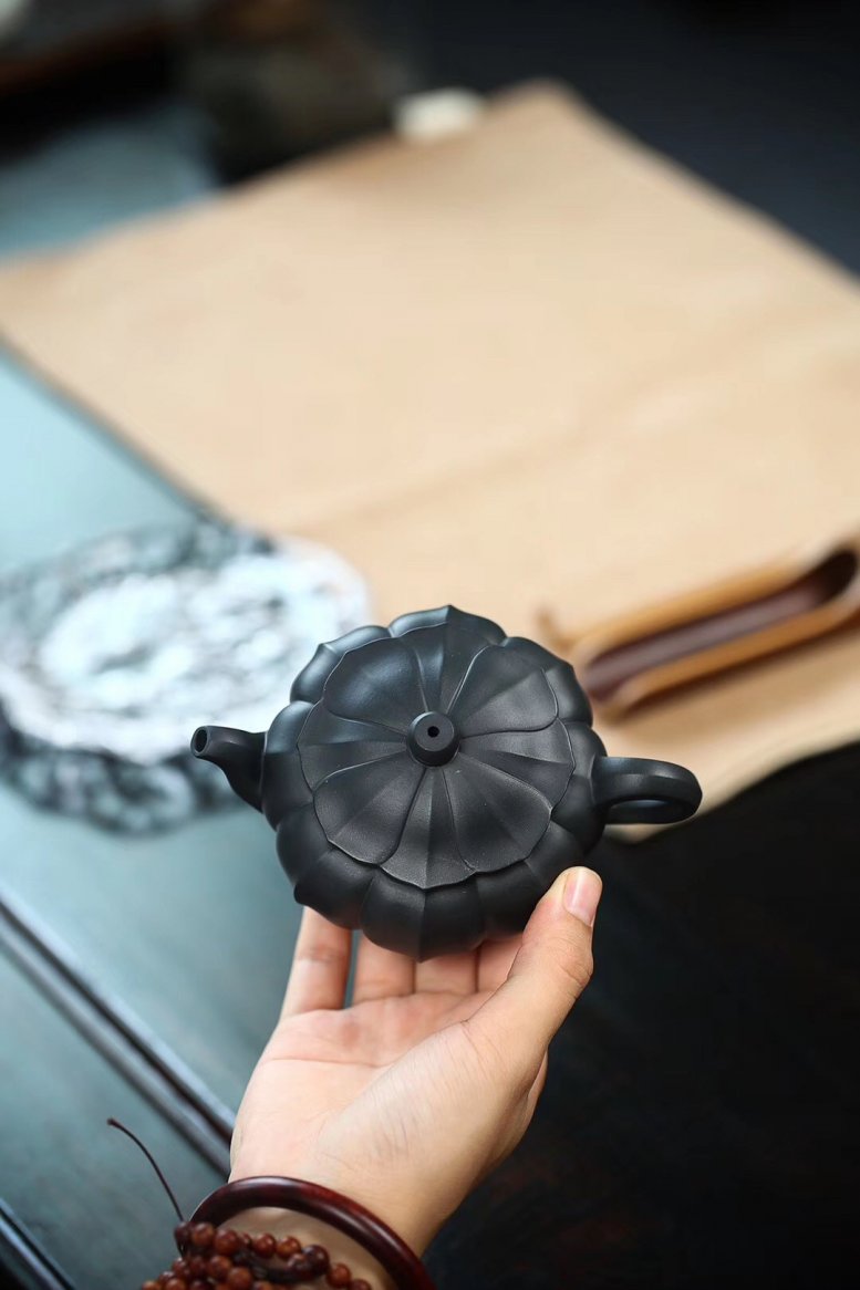杨军保作品 墨莲