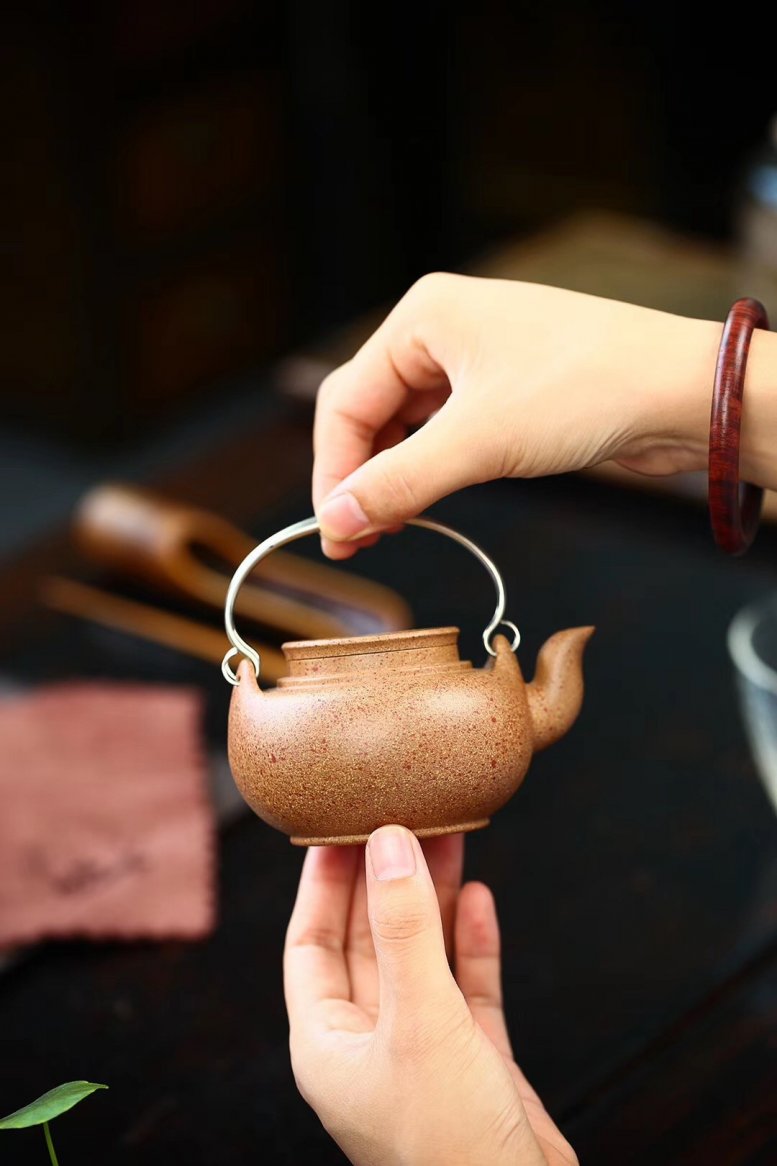 杨军保作品 蛋包提梁