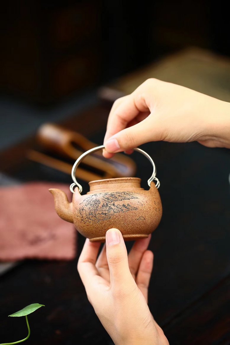 杨军保作品 蛋包提梁