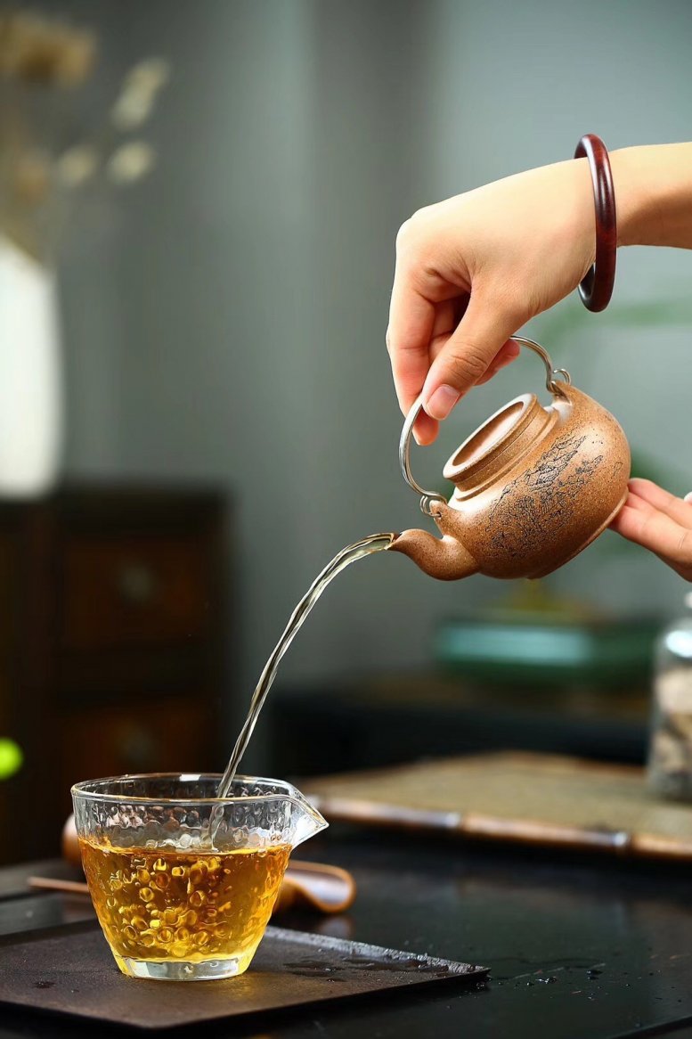 杨军保作品 蛋包提梁