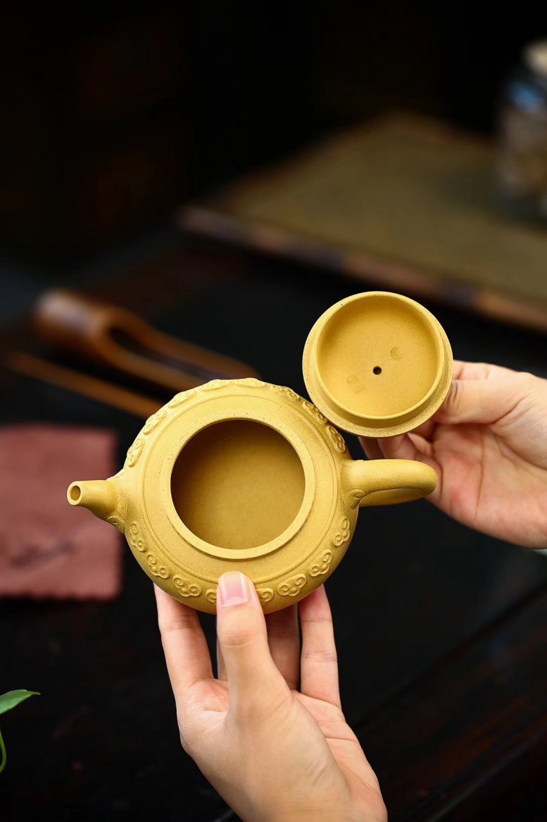 张伟军作品 云肩如意
