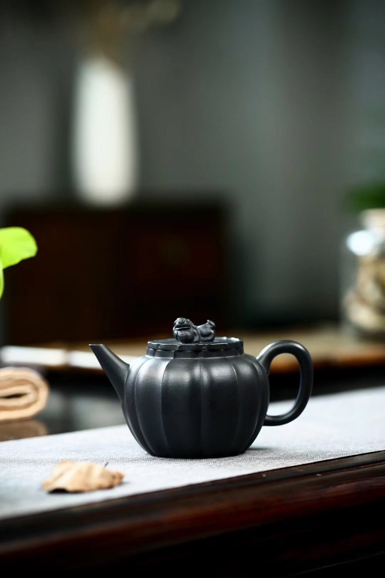 杨军保作品 小狮球
