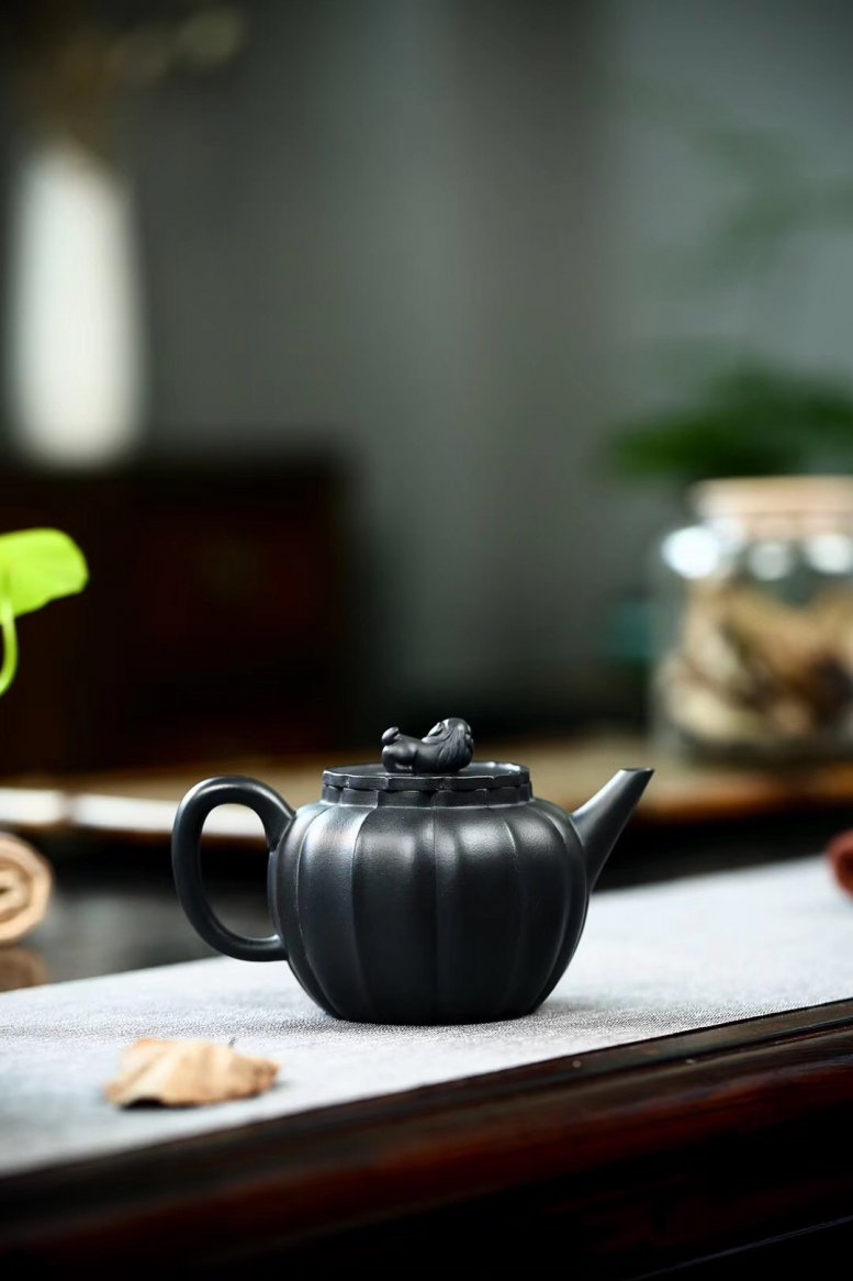 杨军保作品 小狮球