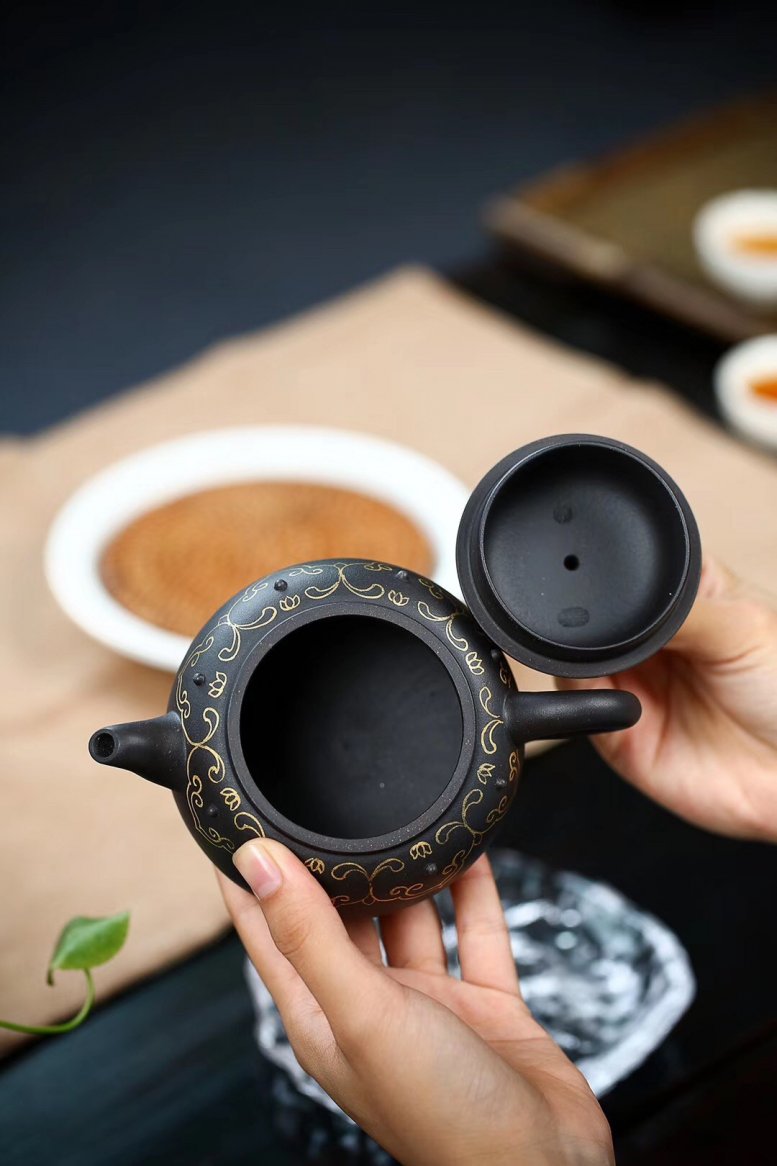 杨军保作品 金玉麒麟