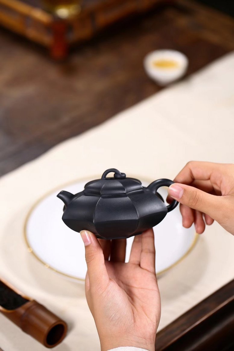 沈洪斌作品 八方玲珑