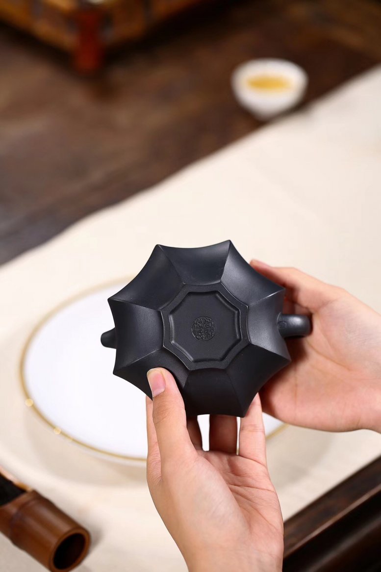 沈洪斌作品 八方玲珑