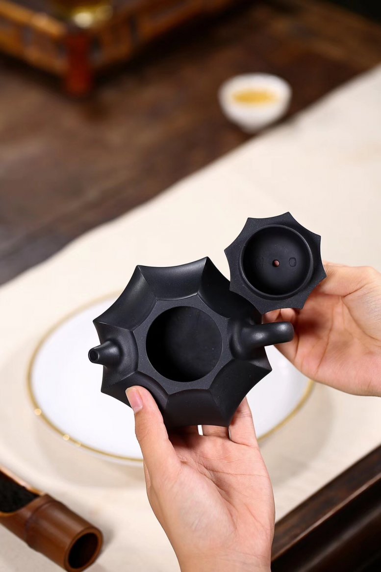 沈洪斌作品 八方玲珑