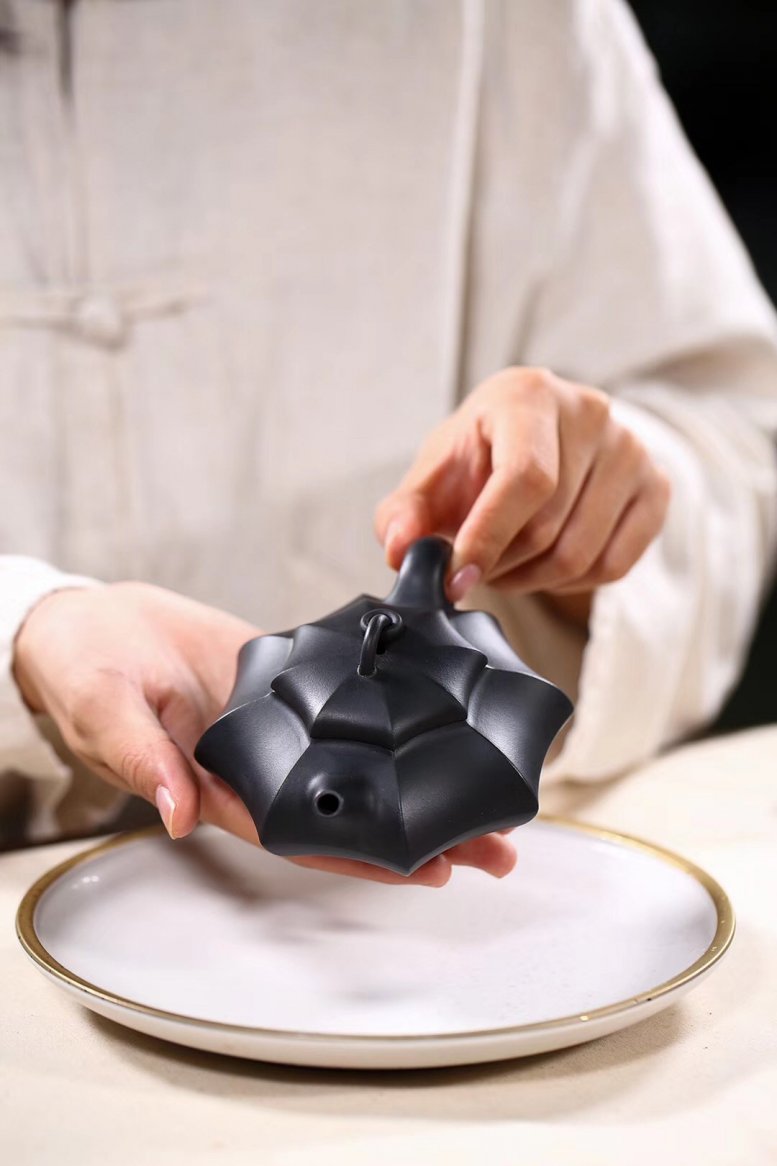 沈洪斌作品 八方玲珑
