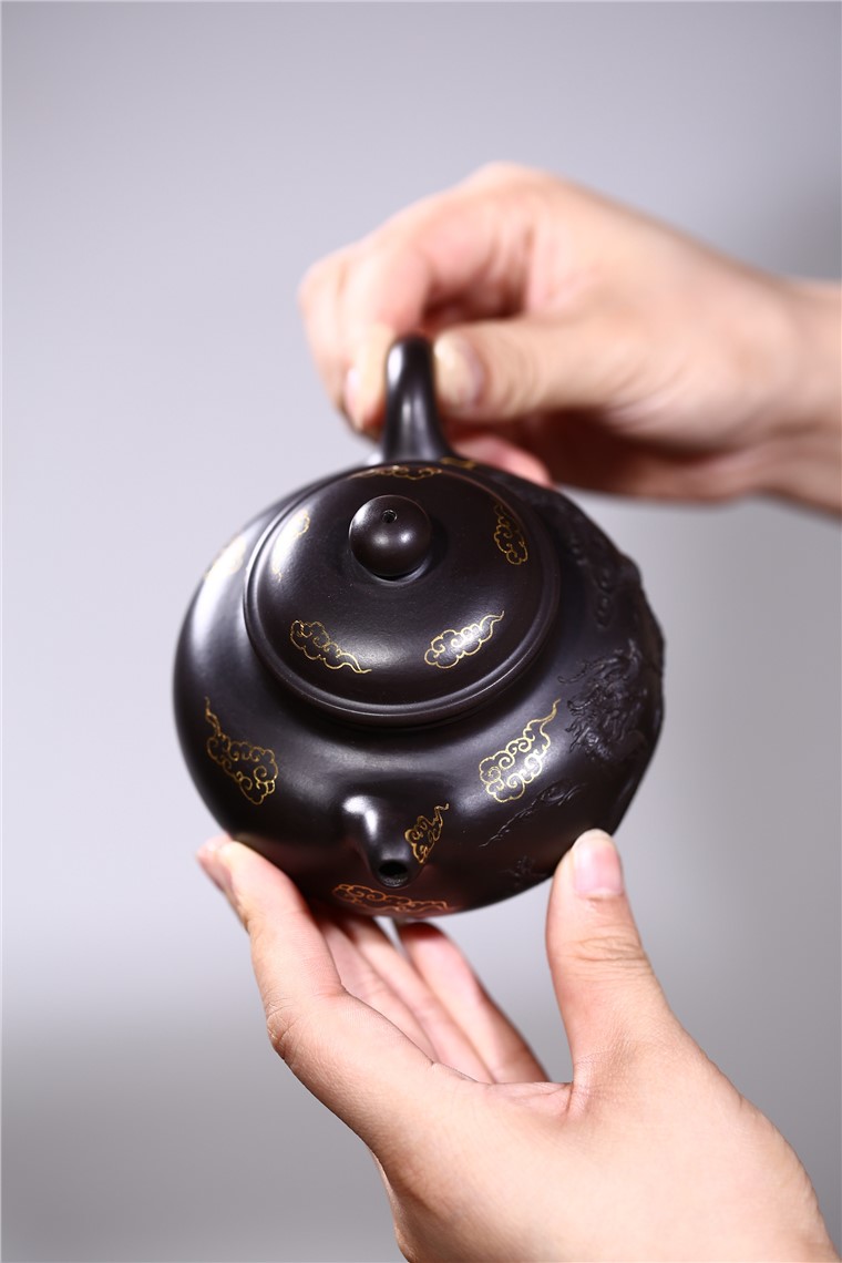 吴吉作品 云龙掇只