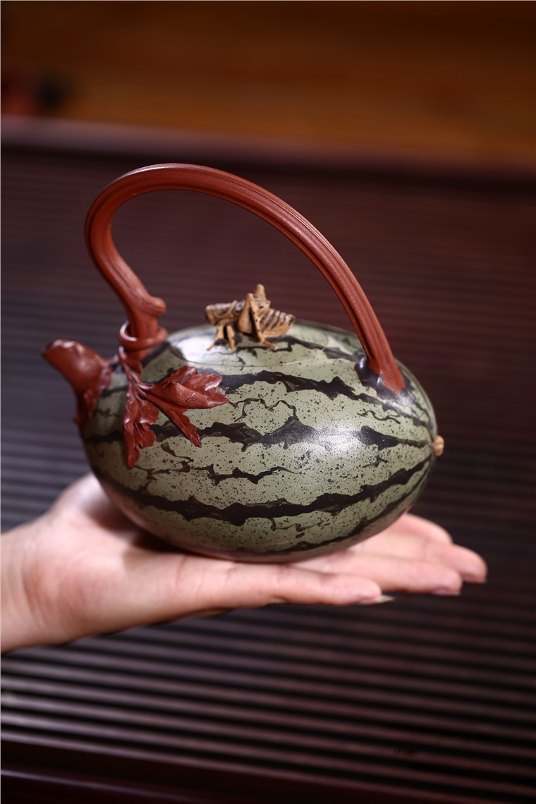 张剑作品 西瓜提梁图片