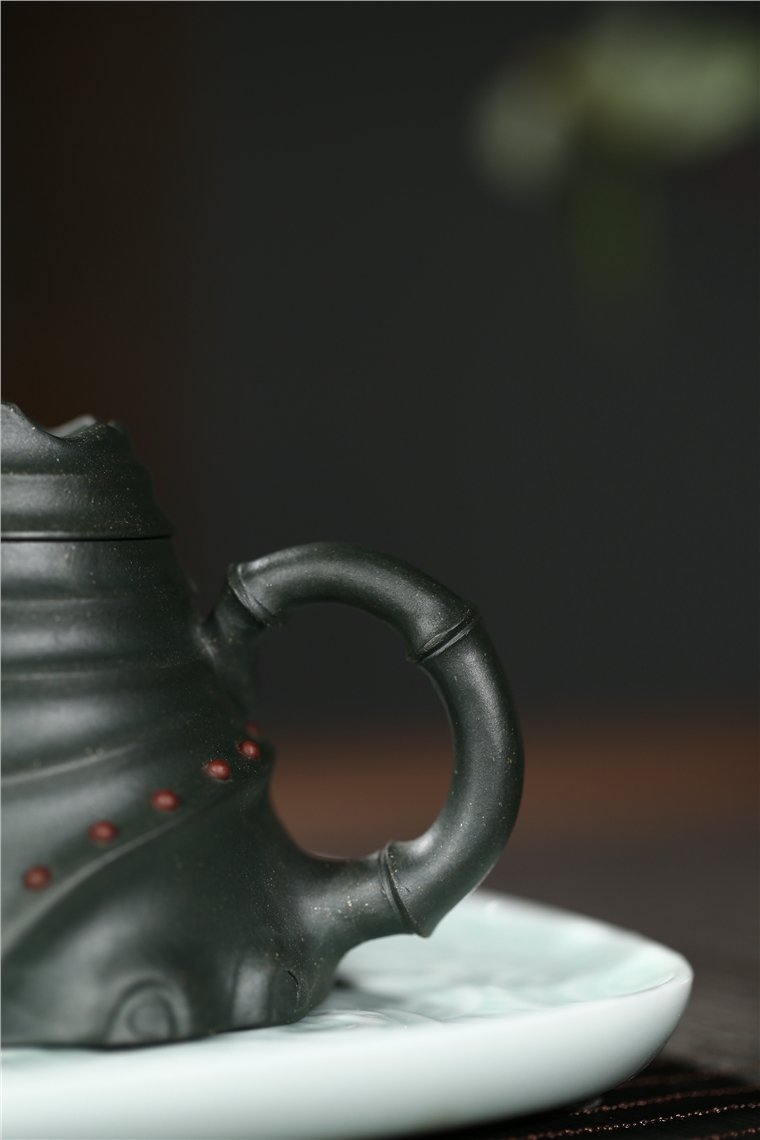 顾旭英作品 竹根壶