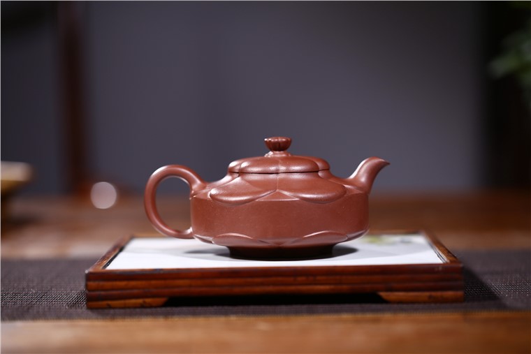 顾旭英作品 菱花周盘图片