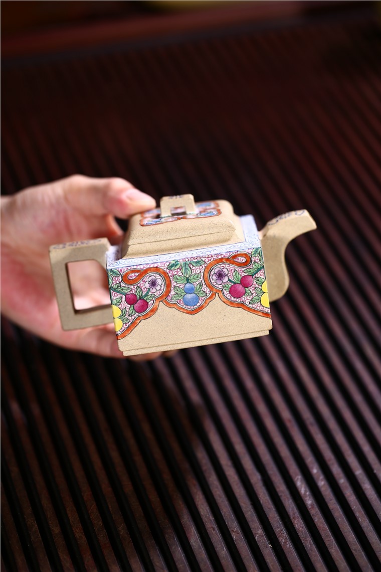 周华强作品 亚明四方