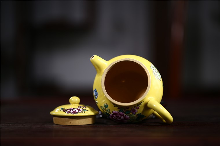 姚华君作品 潘壶