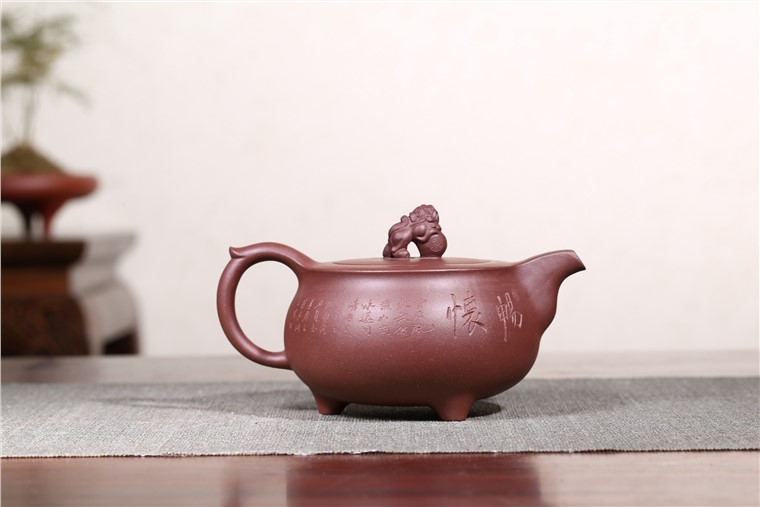 顾建芳作品 三足狮球图片