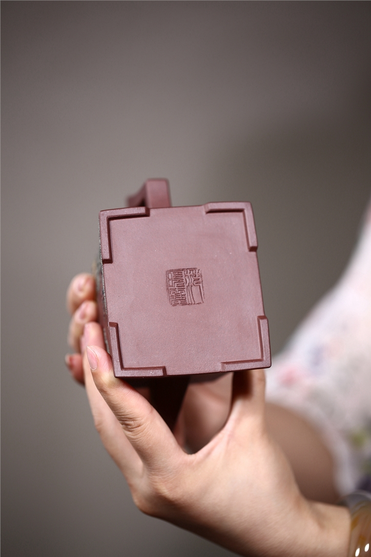 范晓丽作品 四方金钟