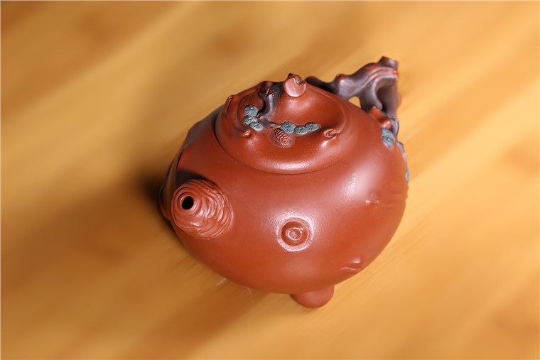 顾旭英作品 松果壶图片