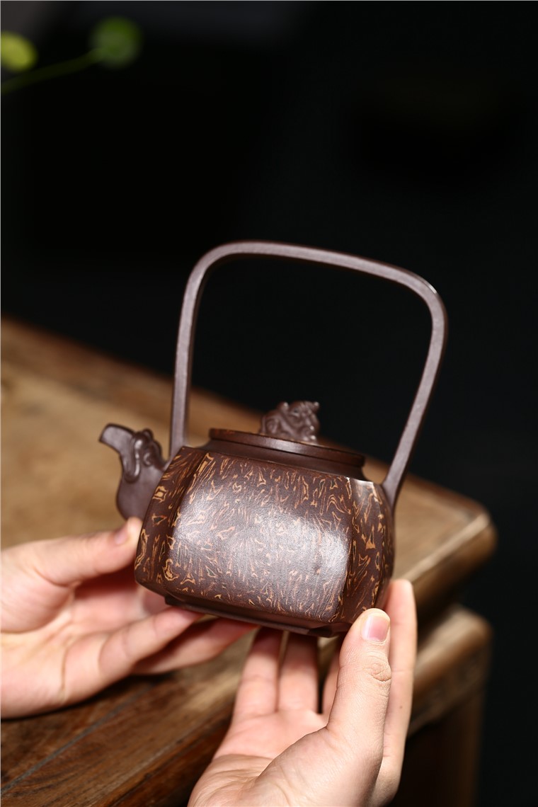 张剑作品 四方抽角提梁图片