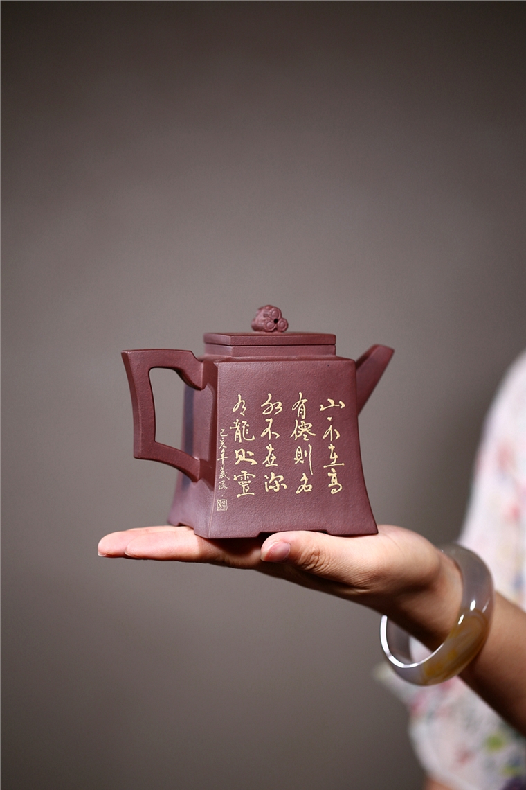 范晓丽作品 四方金钟