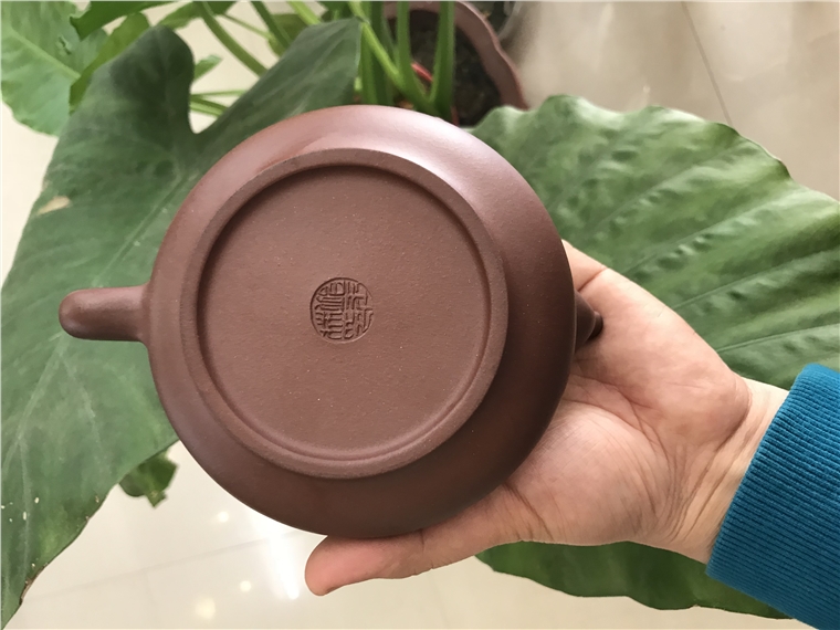 邱玉林作品 灵蛇壶