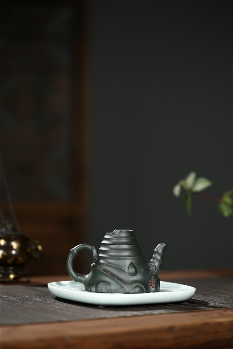顾旭英作品 竹根壶