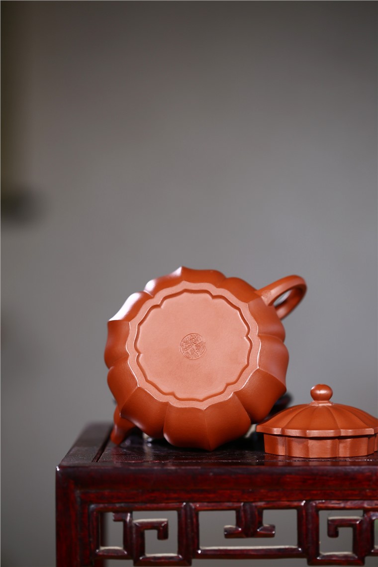 吴赛春作品 八瓣菱花