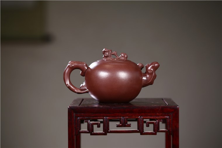 顾旭英作品 松鼠葡萄图片