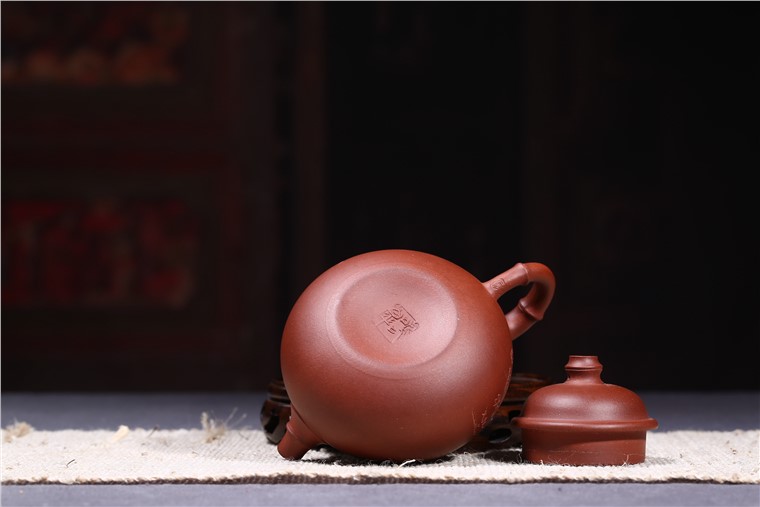 汤鸣皋作品 容竹