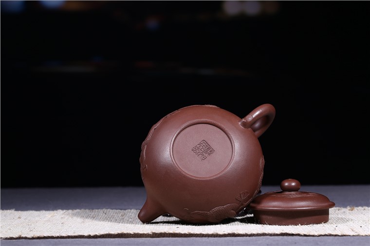 顾旭英作品 双龙仿古
