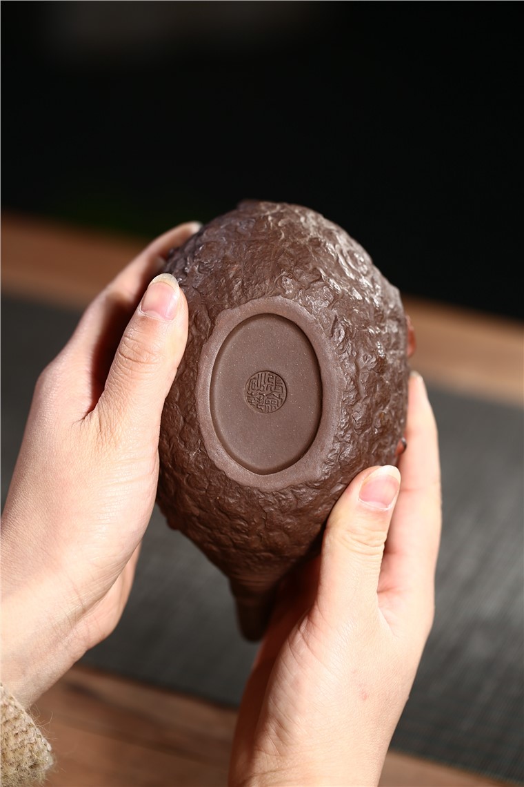 张剑作品 九龙戏珠提梁
