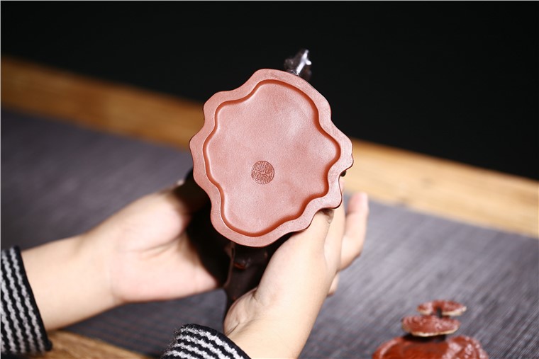 张剑作品 灵芝壶