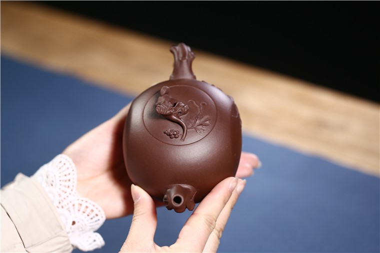李玉莲作品 松鼠葡萄图片