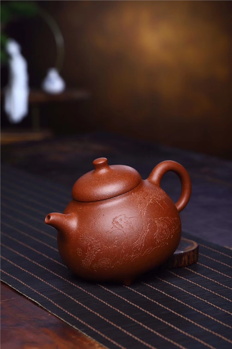 李昌鸿作品 三足乳鼎