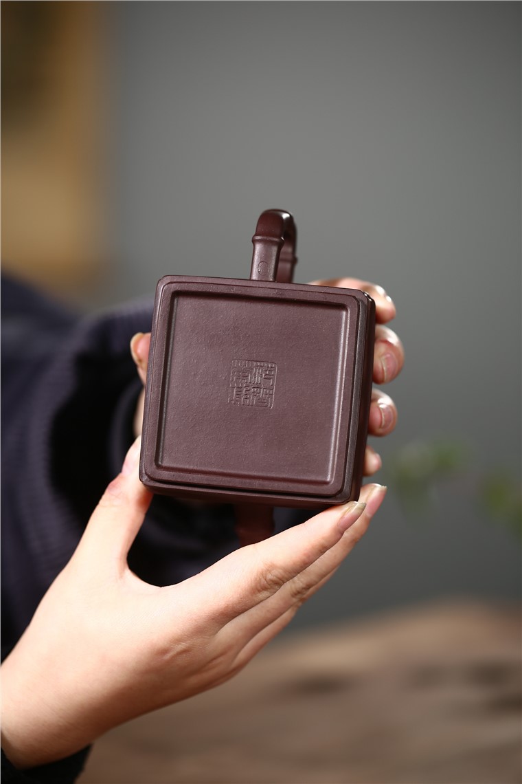 范春荣作品 四方竹节