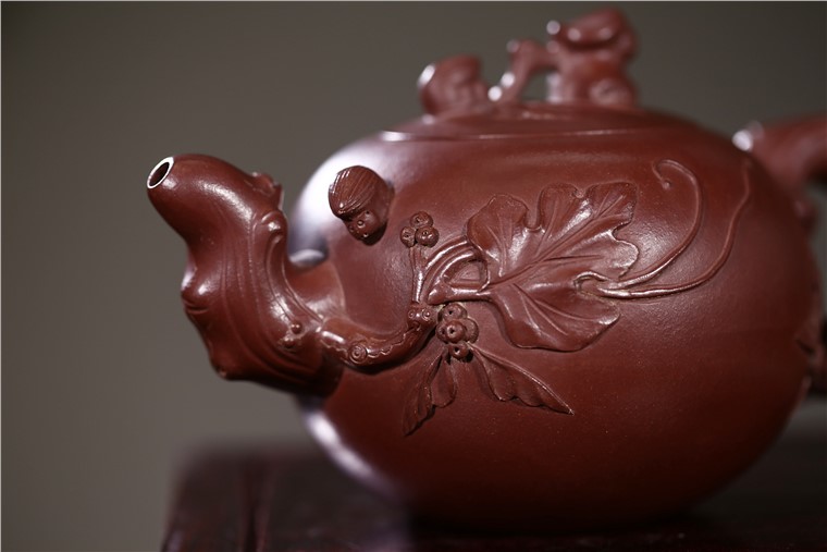 顾旭英作品 松鼠葡萄图片
