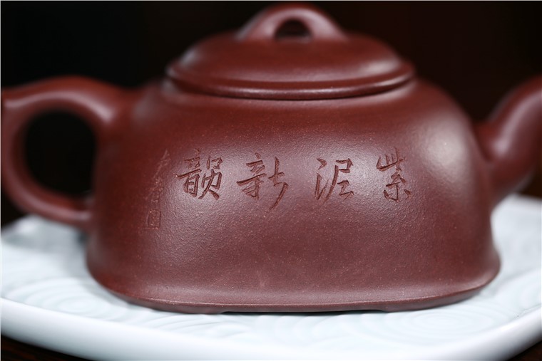 李卢春作品 孤菱