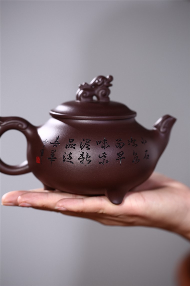 张雪军作品 三足瑞狮图片