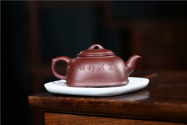李卢春作品 孤菱