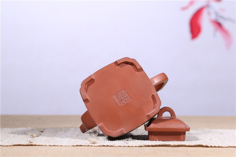 蒋春帆作品 四方云鼎