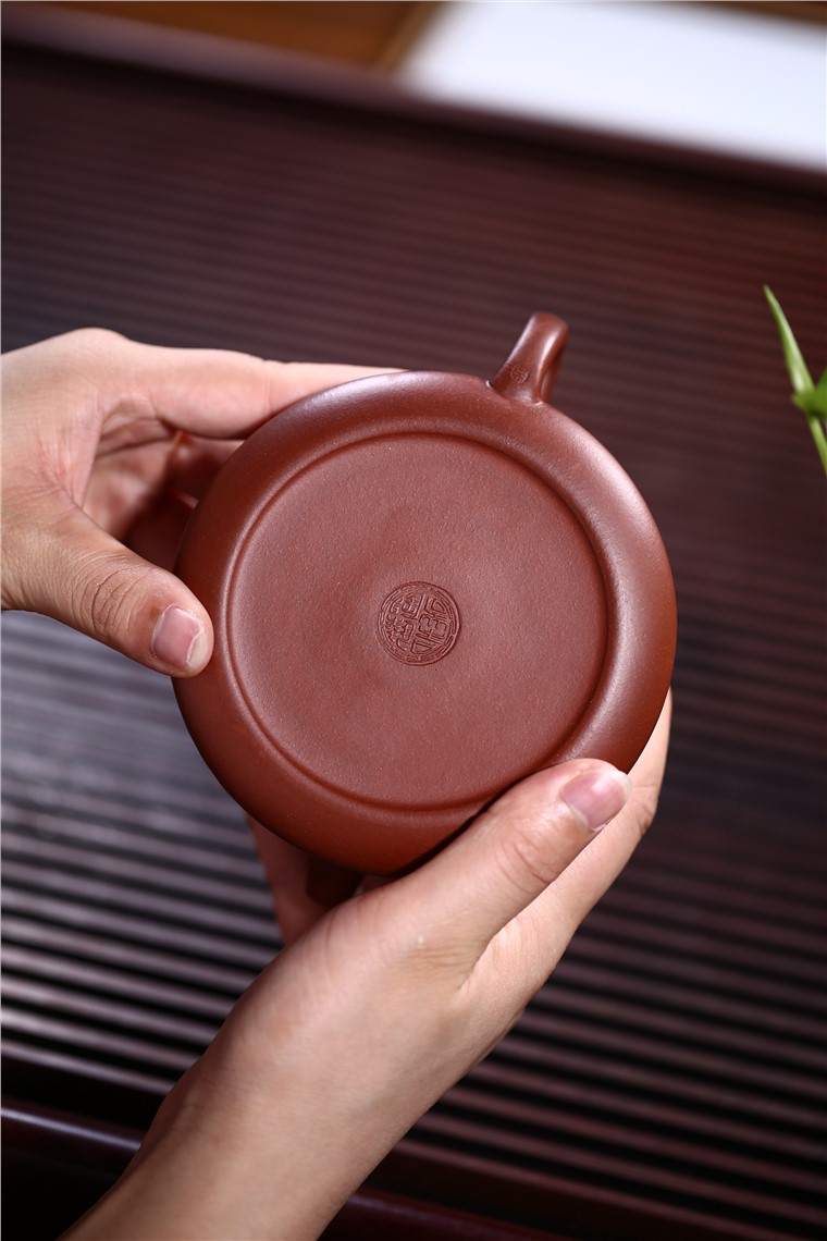 吴吉作品 云龙纳瓢